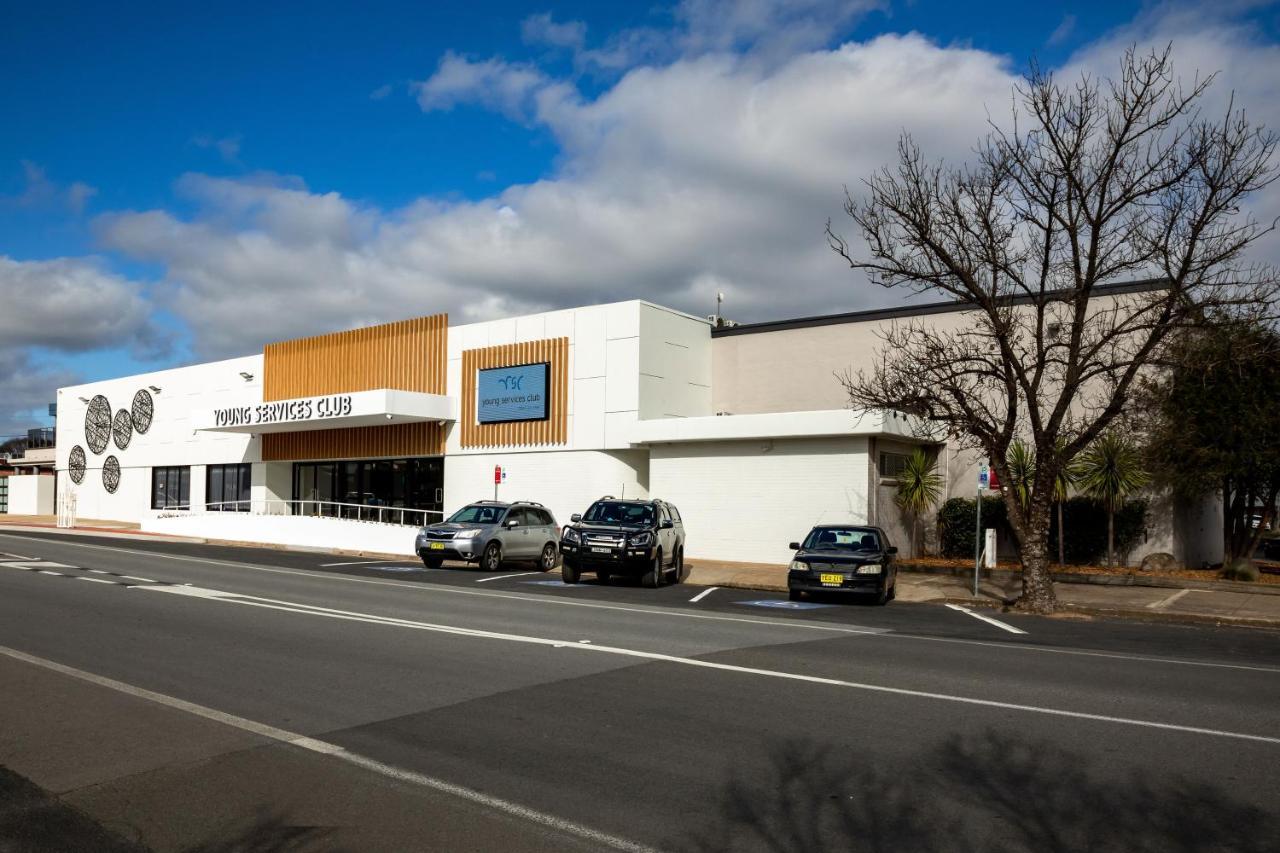 Young Federation Motor Inn And Services Club Exterior foto